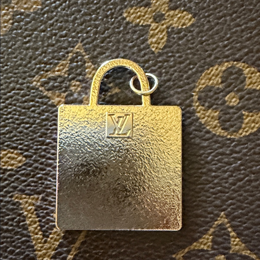 Beautiful yellow and gold Upcycled Louis Vuitton charm or pendant - Picture 4 of 6